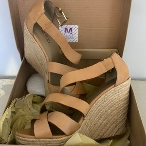 Summer sandal/wedges